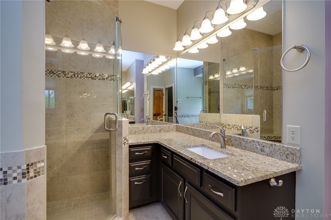 785 Heatherwoode Circle, Springboro, Ohio image 31