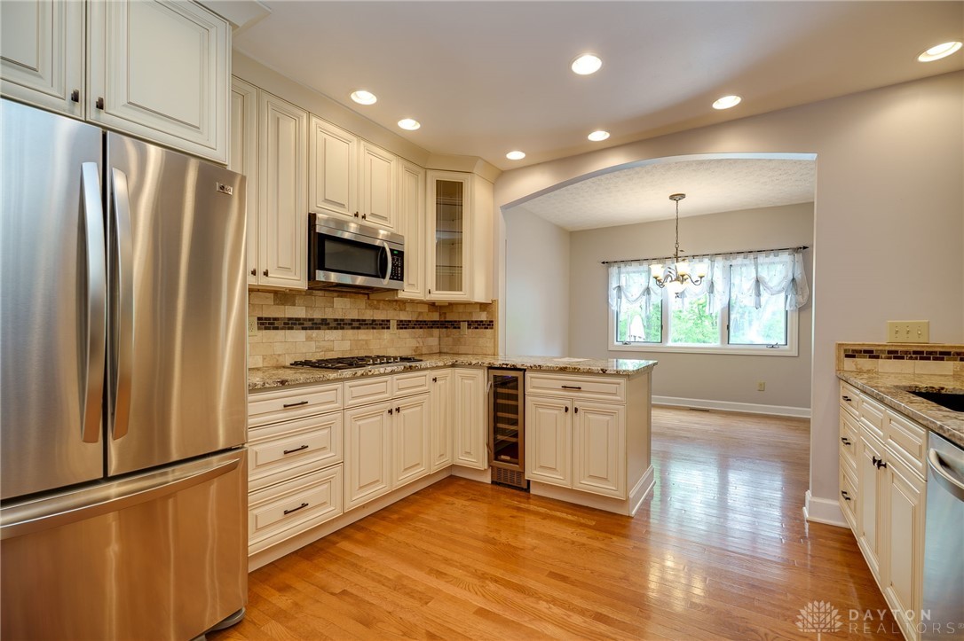785 Heatherwoode Circle, Springboro, Ohio image 15