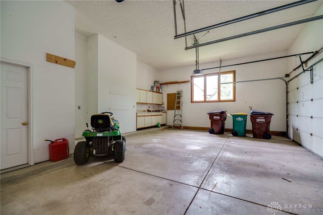 Springboro, Ohio 45066, United States, 4 Bedrooms Bedrooms, ,4 BathroomsBathrooms,Residential,Active,128904