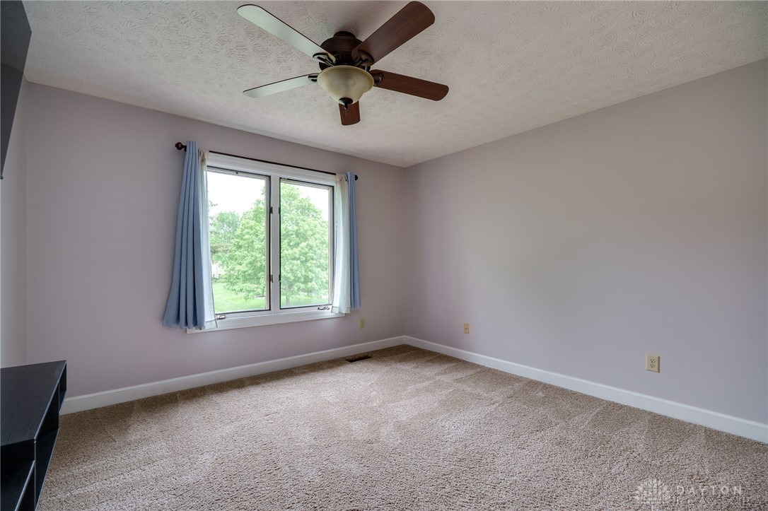 785 Heatherwoode Circle, Springboro, Ohio image 38