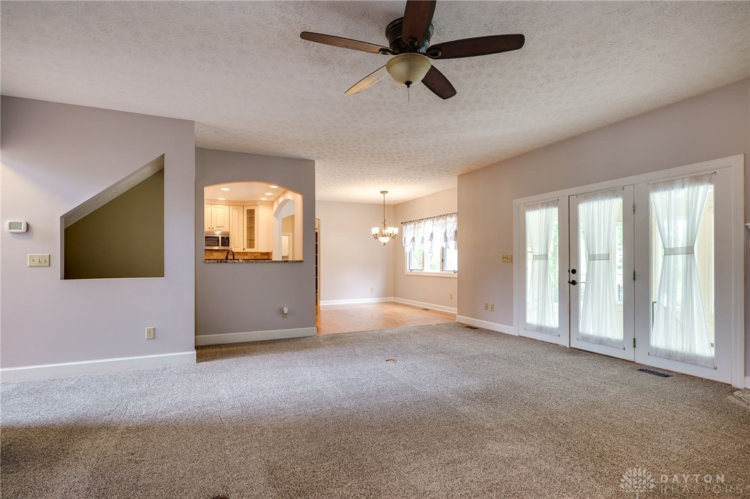 785 Heatherwoode Circle, Springboro, Ohio image 24