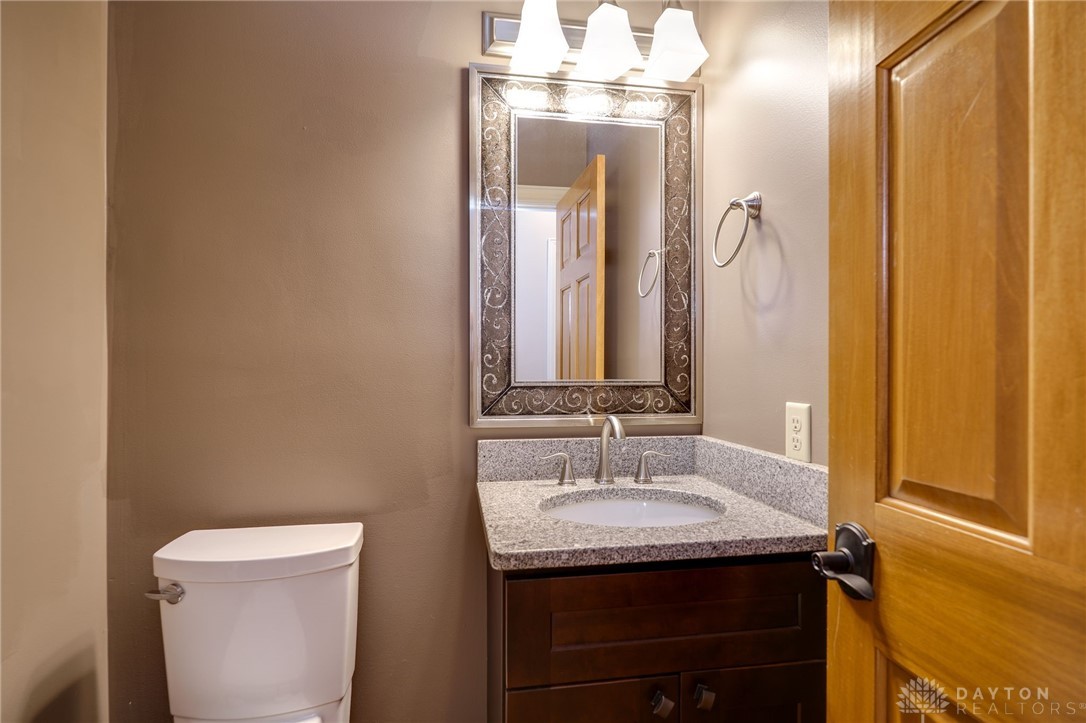 785 Heatherwoode Circle, Springboro, Ohio image 13