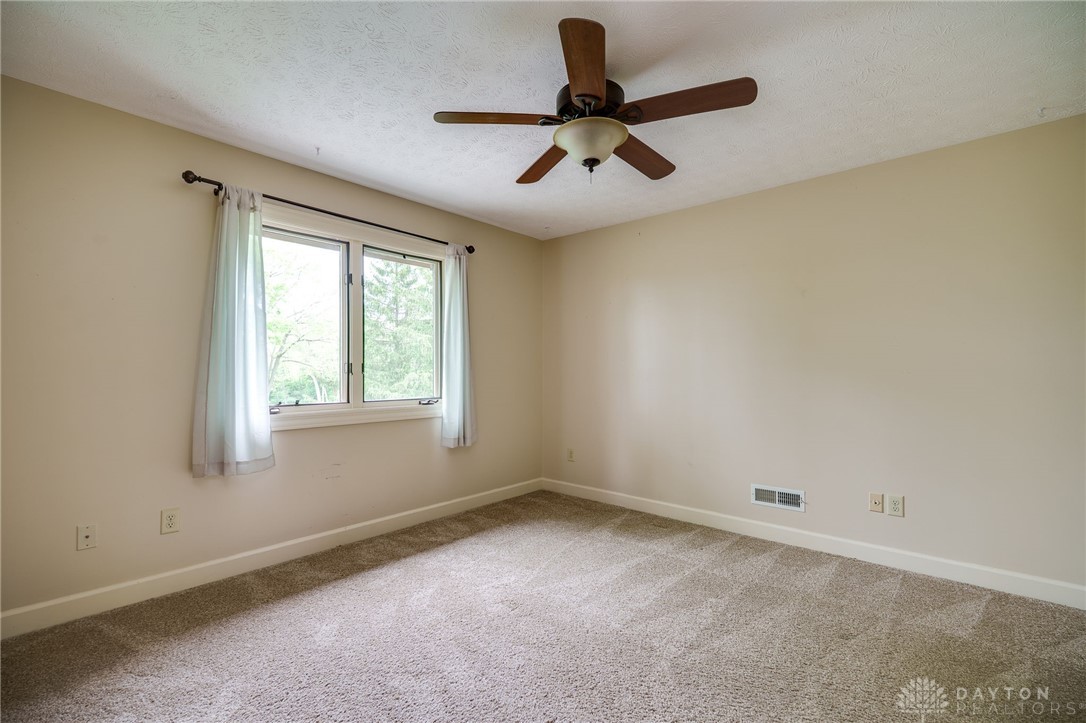 785 Heatherwoode Circle, Springboro, Ohio image 40