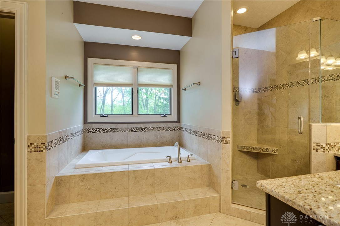 785 Heatherwoode Circle, Springboro, Ohio image 30