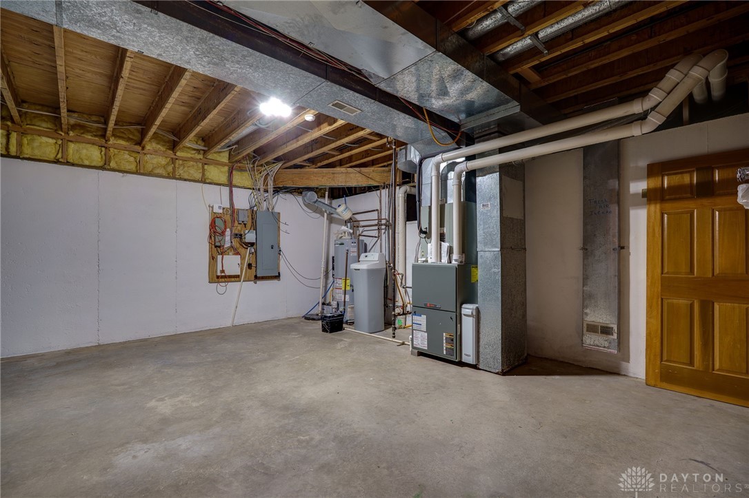 785 Heatherwoode Circle, Springboro, Ohio image 47