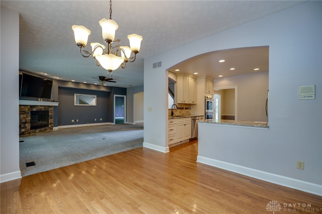 785 Heatherwoode Circle, Springboro, Ohio image 20