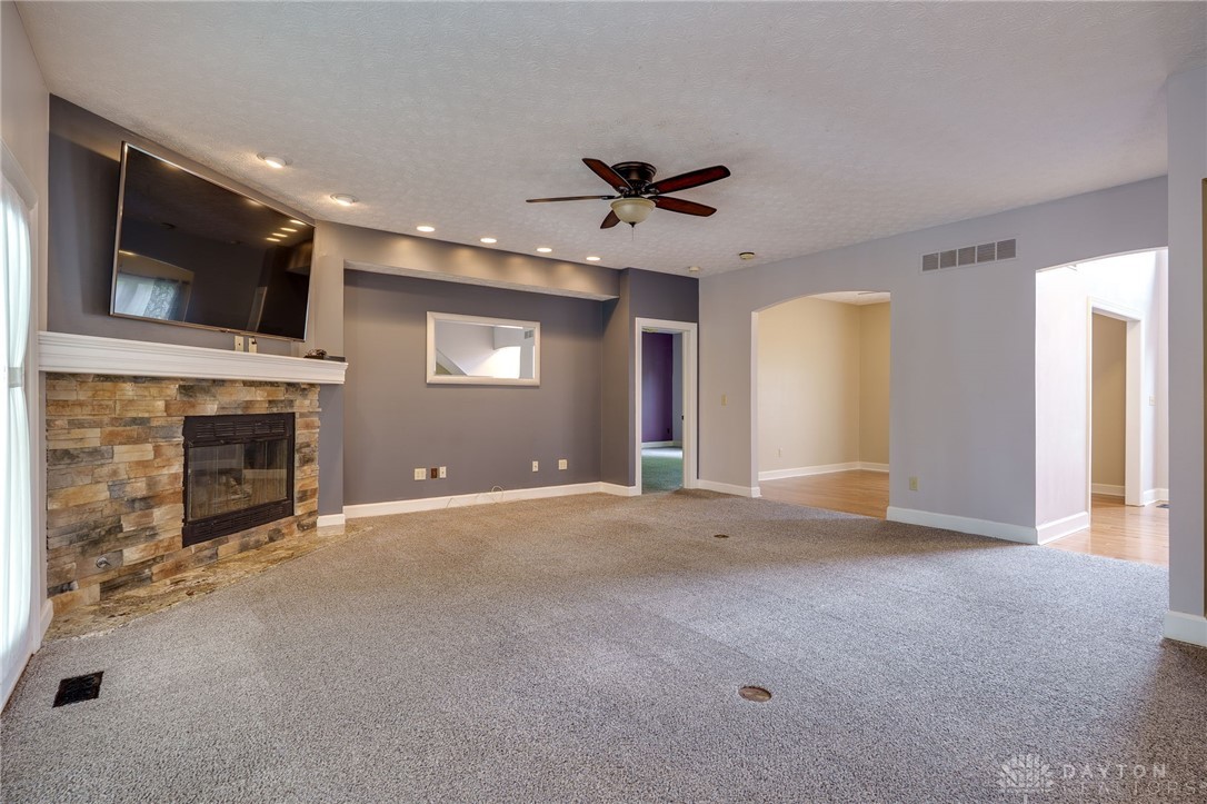 785 Heatherwoode Circle, Springboro, Ohio image 21
