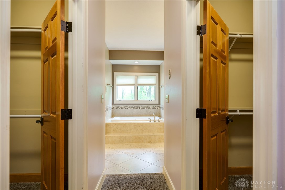 785 Heatherwoode Circle, Springboro, Ohio image 29