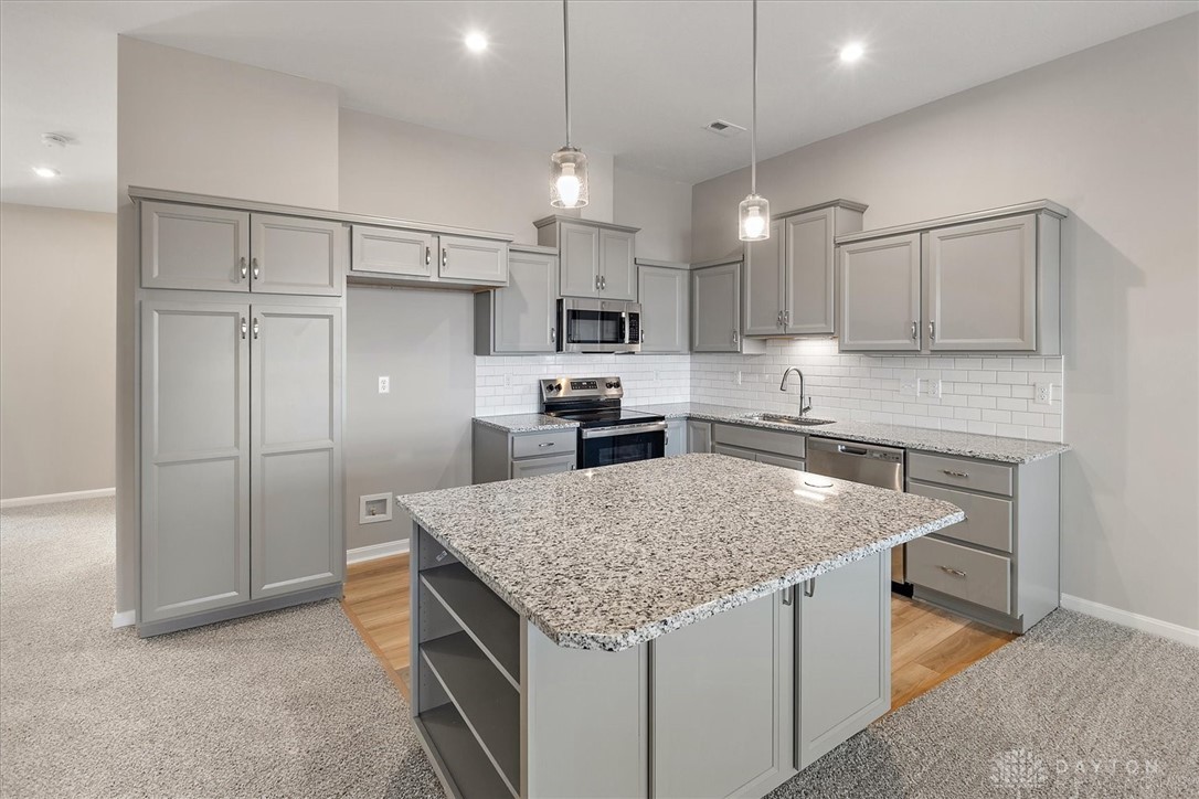 437 Bethpage Way 7-303