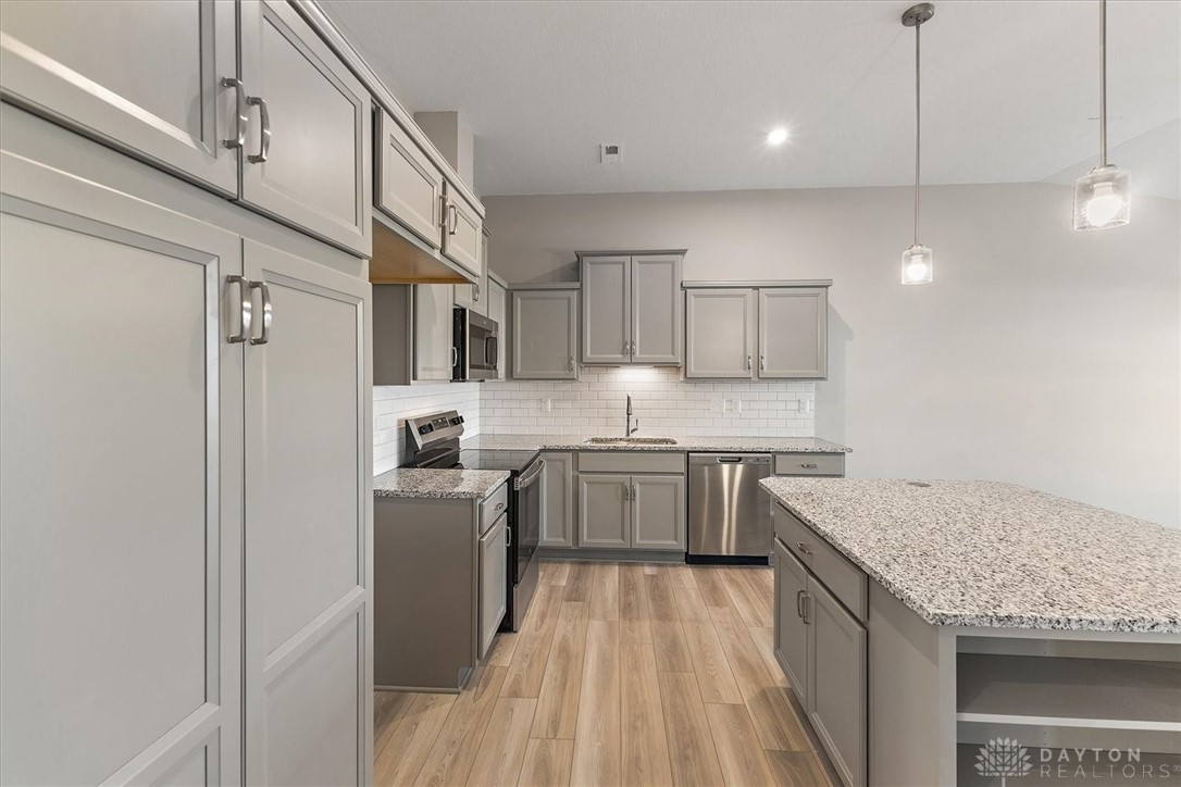 437 Bethpage Way 7-303