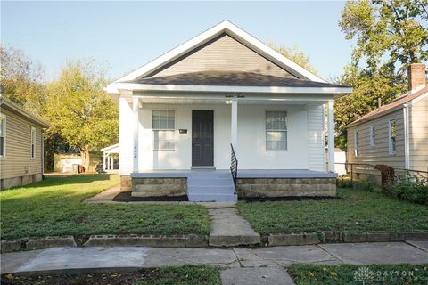 Photo of 1212 Pine Street, Middletown, OH 45044 (MLS # 945163)