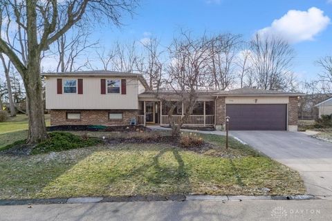 Photo of 2286 Millwood Road, Kettering, OH 45440 (MLS # 950967)