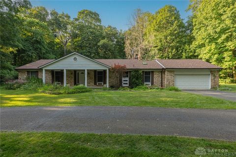 Photo of 3072 Fowler Road, Springfield, OH 45502 (MLS # 938434)
