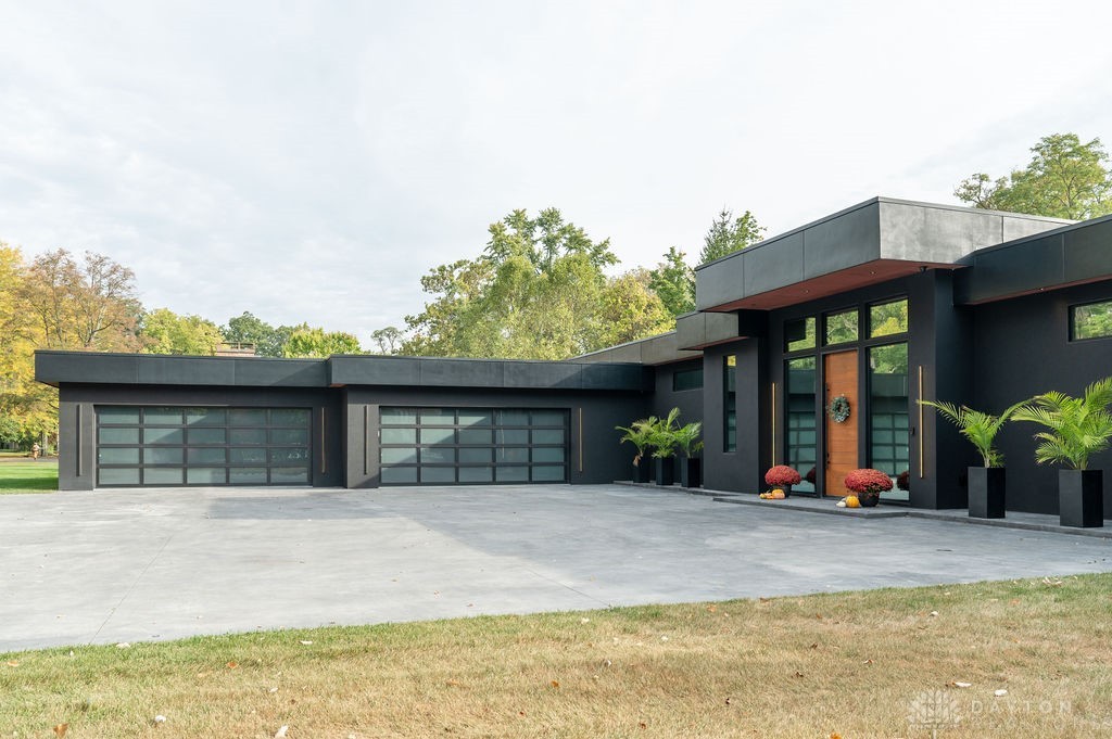 2360 Signal Hill Road, Springfield, Ohio image 3
