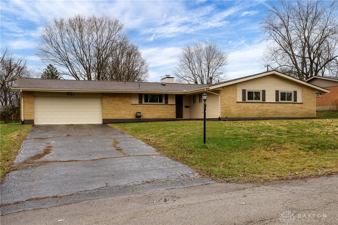 2362 Sullivan Drive, Bellbrook, Ohio image 3