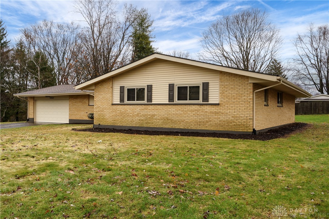 2362 Sullivan Drive, Bellbrook, Ohio image 4