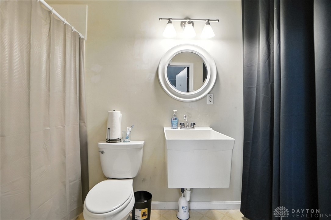 Oregonia, Ohio 45054, United States, 3 Bedrooms Bedrooms, ,3 BathroomsBathrooms,Residential,Pending,198360