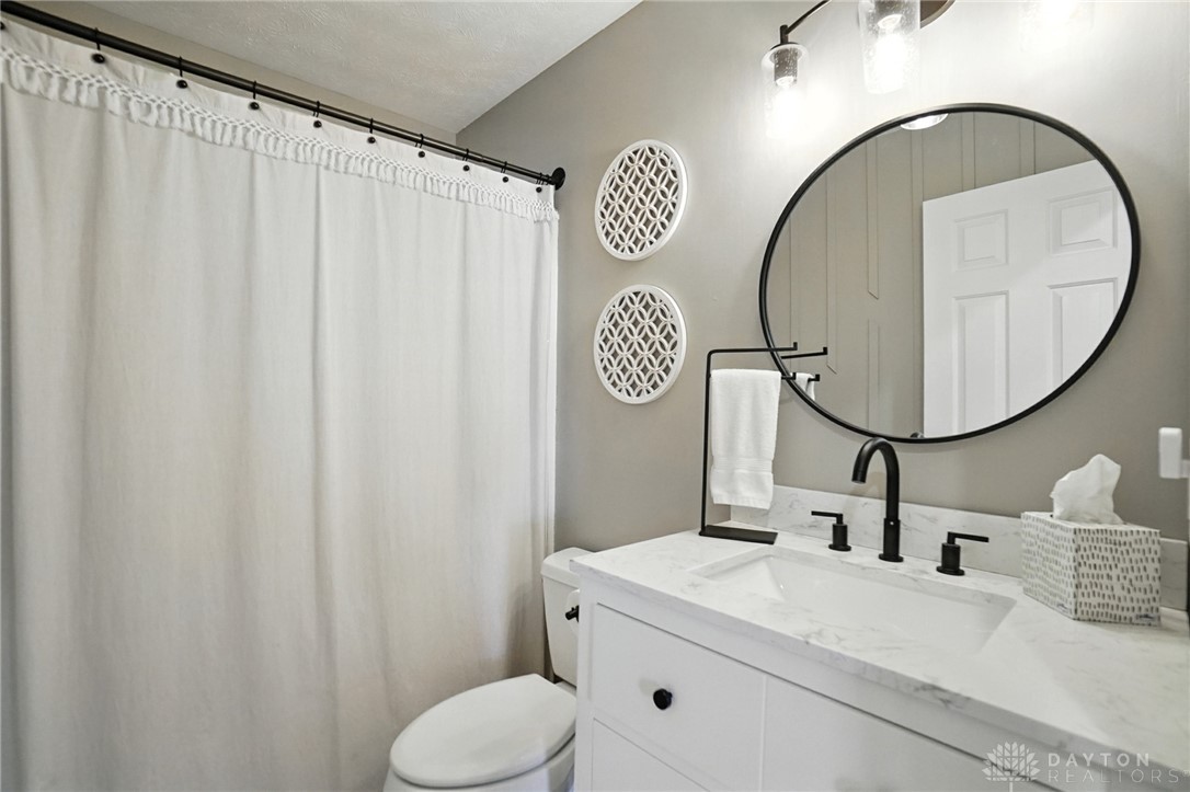 Oregonia, Ohio 45054, United States, 3 Bedrooms Bedrooms, ,3 BathroomsBathrooms,Residential,Pending,198360