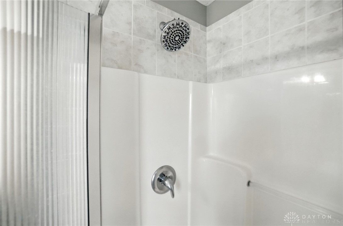 Oregonia, Ohio 45054, United States, 3 Bedrooms Bedrooms, ,3 BathroomsBathrooms,Residential,Pending,198360