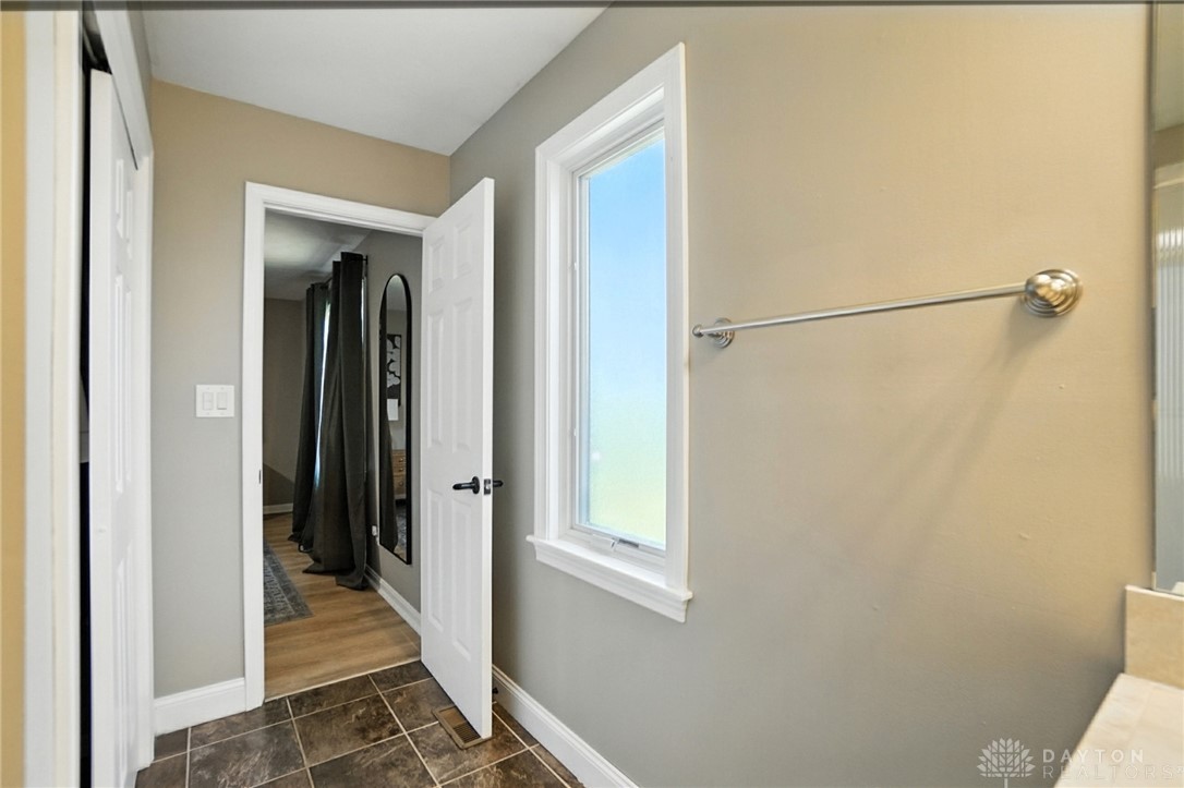 Oregonia, Ohio 45054, United States, 3 Bedrooms Bedrooms, ,3 BathroomsBathrooms,Residential,Pending,198360