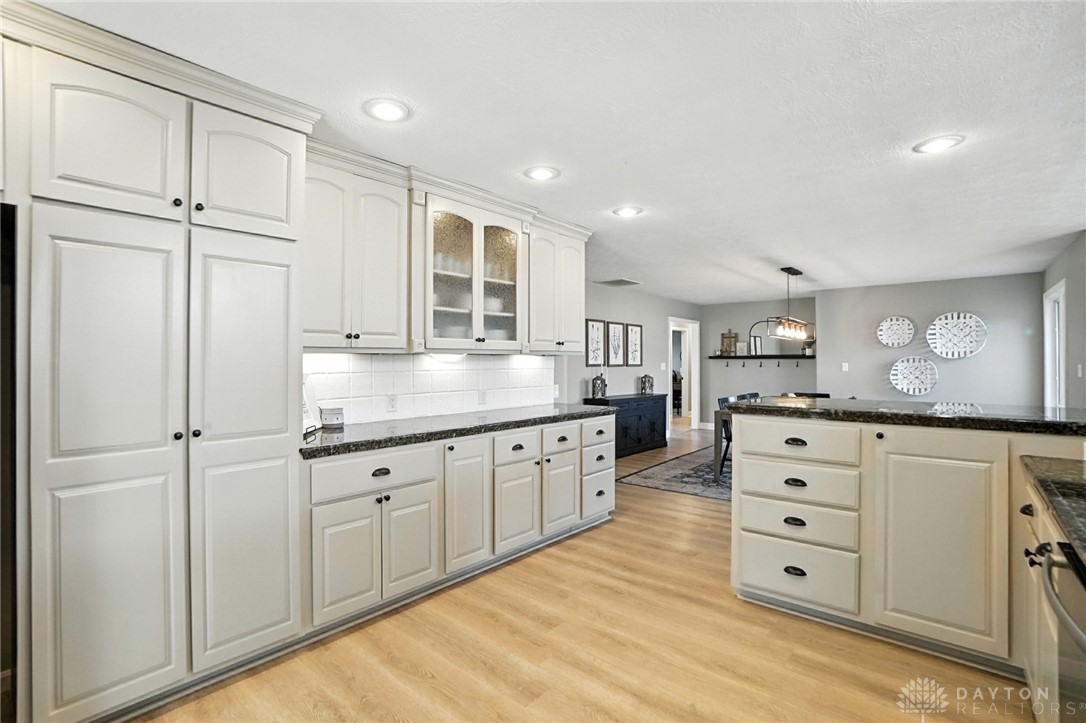 Oregonia, Ohio 45054, United States, 3 Bedrooms Bedrooms, ,3 BathroomsBathrooms,Residential,Pending,198360