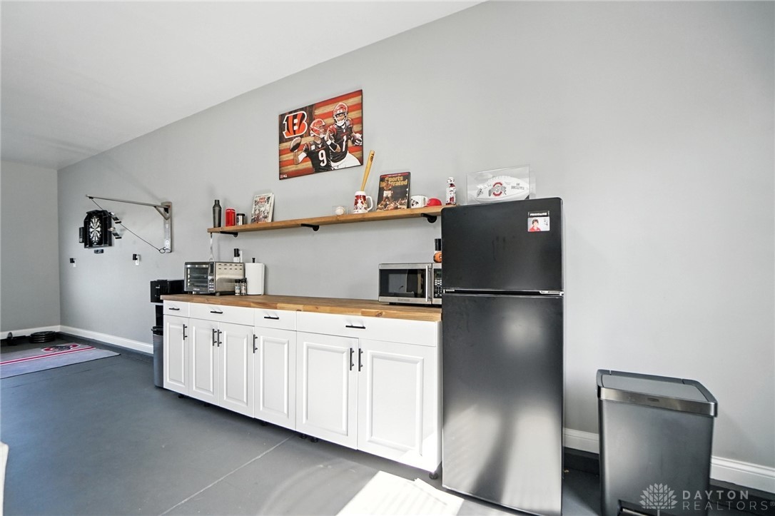 Oregonia, Ohio 45054, United States, 3 Bedrooms Bedrooms, ,3 BathroomsBathrooms,Residential,Pending,198360