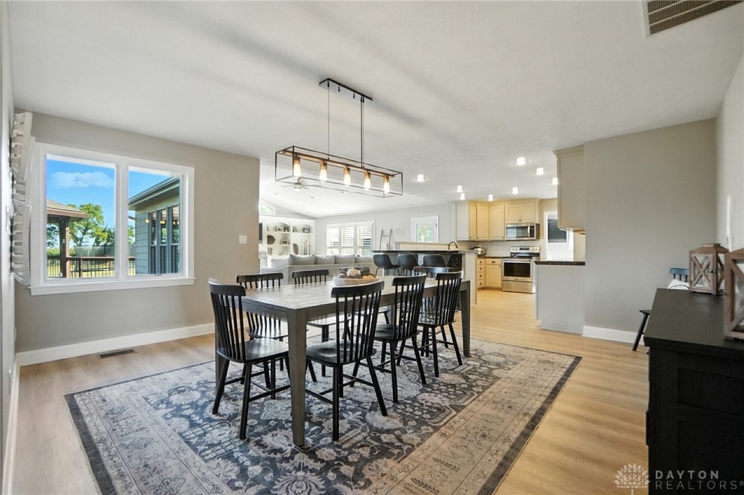 Oregonia, Ohio 45054, United States, 3 Bedrooms Bedrooms, ,3 BathroomsBathrooms,Residential,Pending,198360