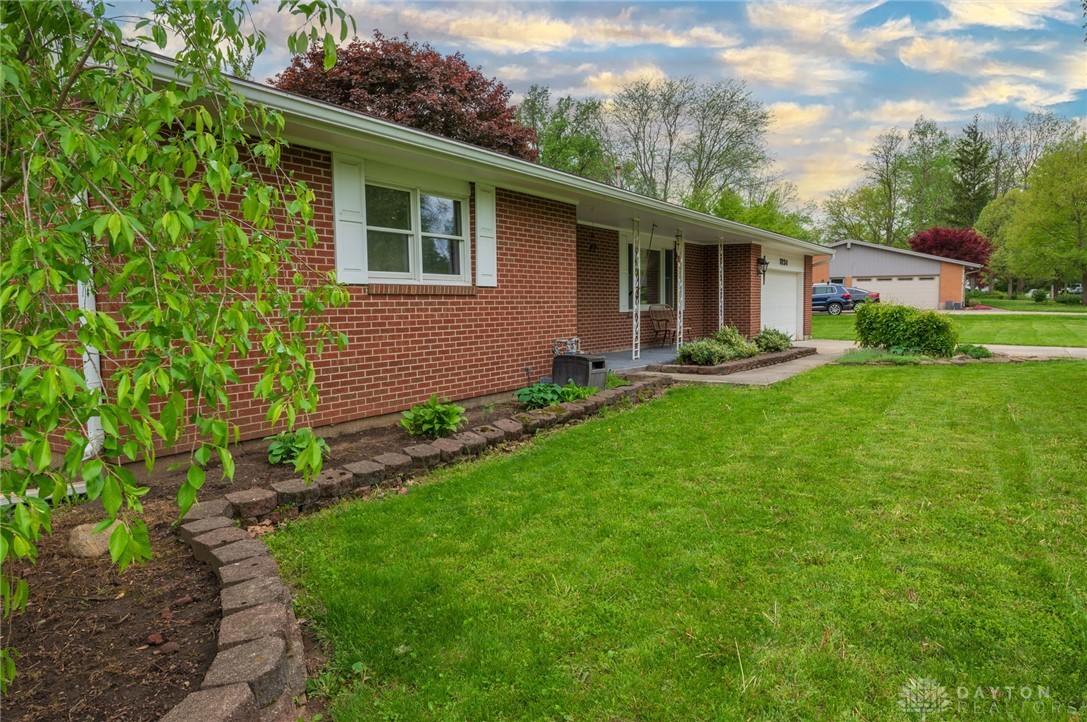 3234 Maplewood Dr, Beavercreek, Ohio image 4