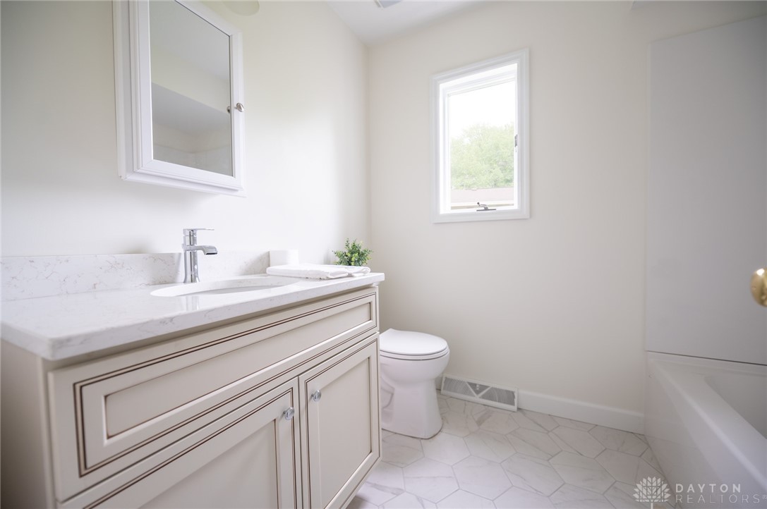 3234 Maplewood Dr, Beavercreek, Ohio image 18