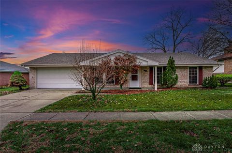 Photo of 2108 Sir Lockesley Drive, Miamisburg, OH 45342 (MLS # 948248)