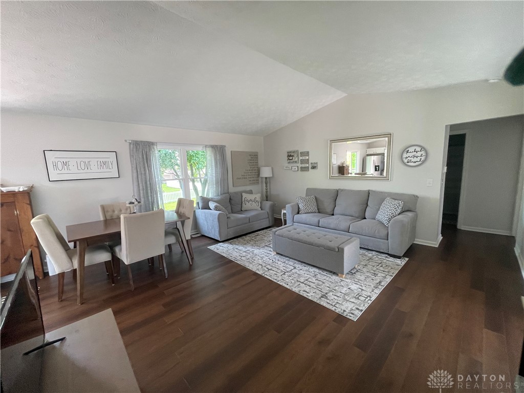 550 Gamewell Drive, Miamisburg, Ohio image 3