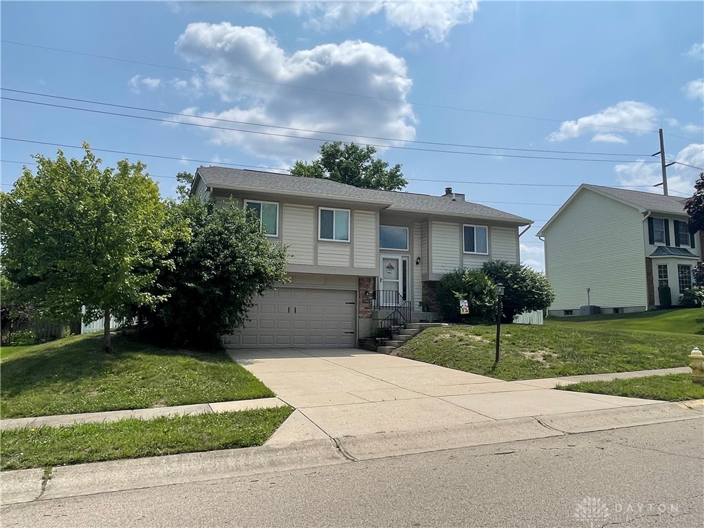 550 Gamewell Drive, Miamisburg, Ohio image 2