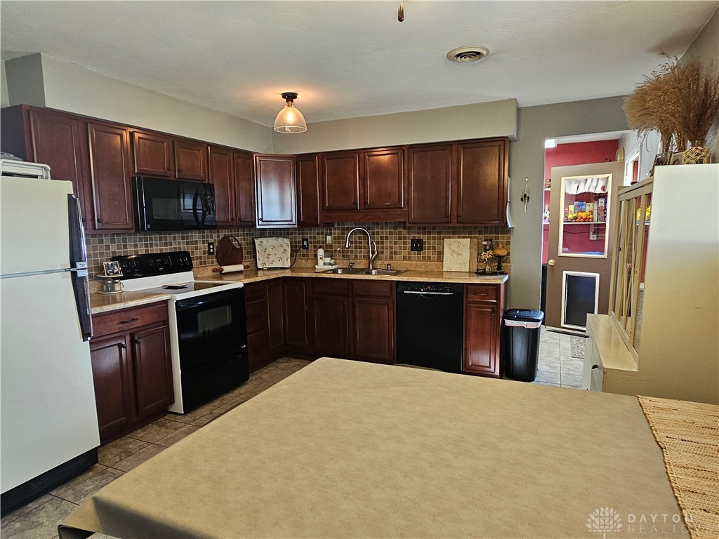 115 Foos Road, West Manchester, Ohio image 7