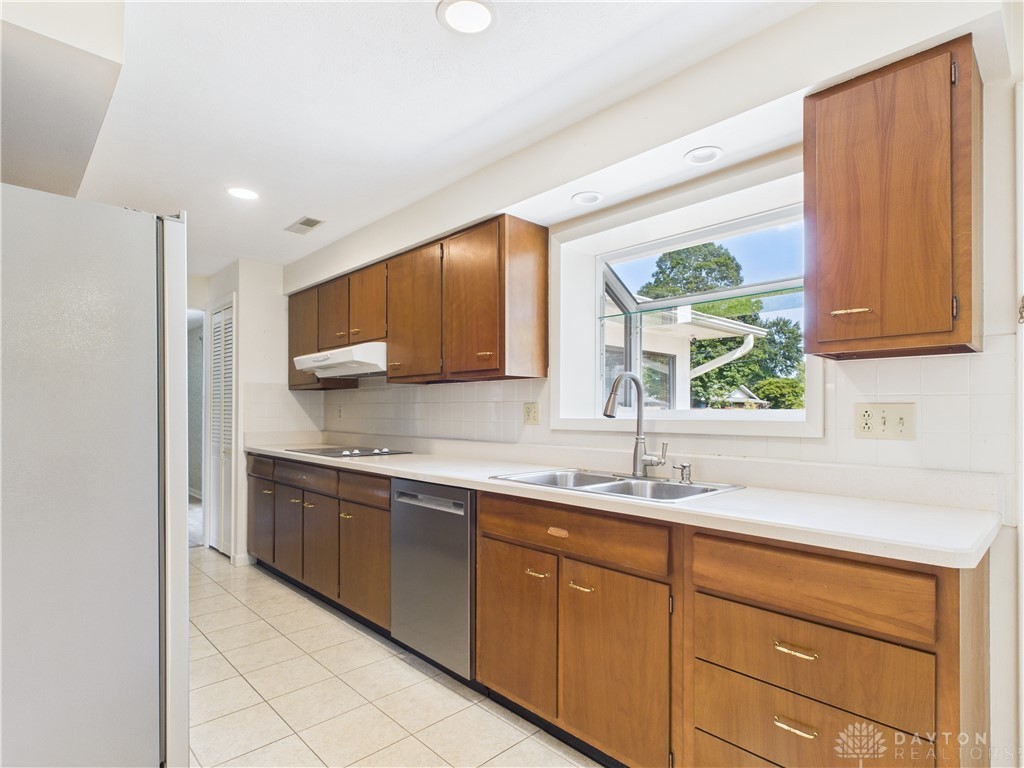 Dayton, Ohio 45440, United States, 3 Bedrooms Bedrooms, ,2 BathroomsBathrooms,Residential,Active,220326