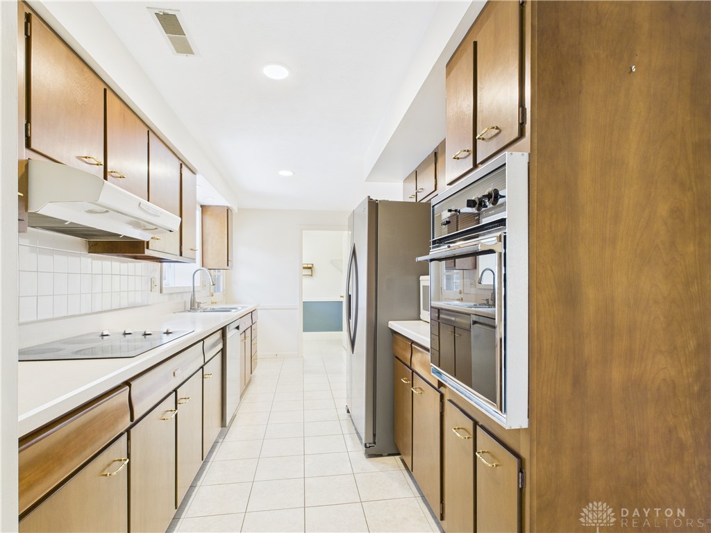 Dayton, Ohio 45440, United States, 3 Bedrooms Bedrooms, ,2 BathroomsBathrooms,Residential,Active,220326