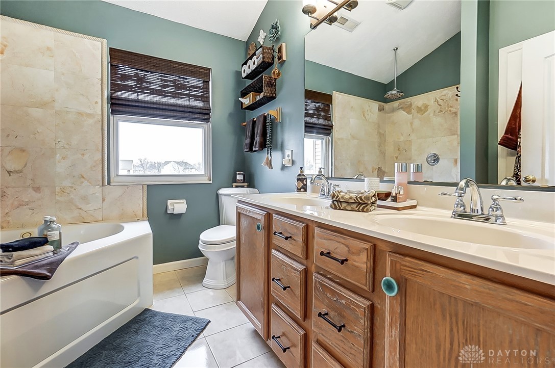 1061 Dapple Court, Fairborn, Ohio image 15