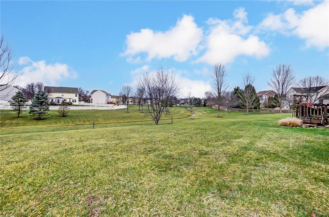 1061 Dapple Court, Fairborn, Ohio image 27