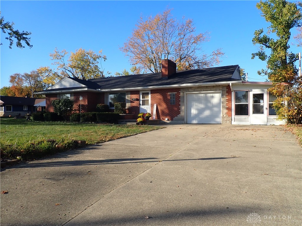 302 E Meeker Avenue, Greenville, Ohio image 2