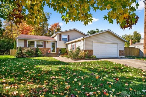 Photo of 10001 Forestedge Lane, Miamisburg, OH 45342 (MLS # 946701)