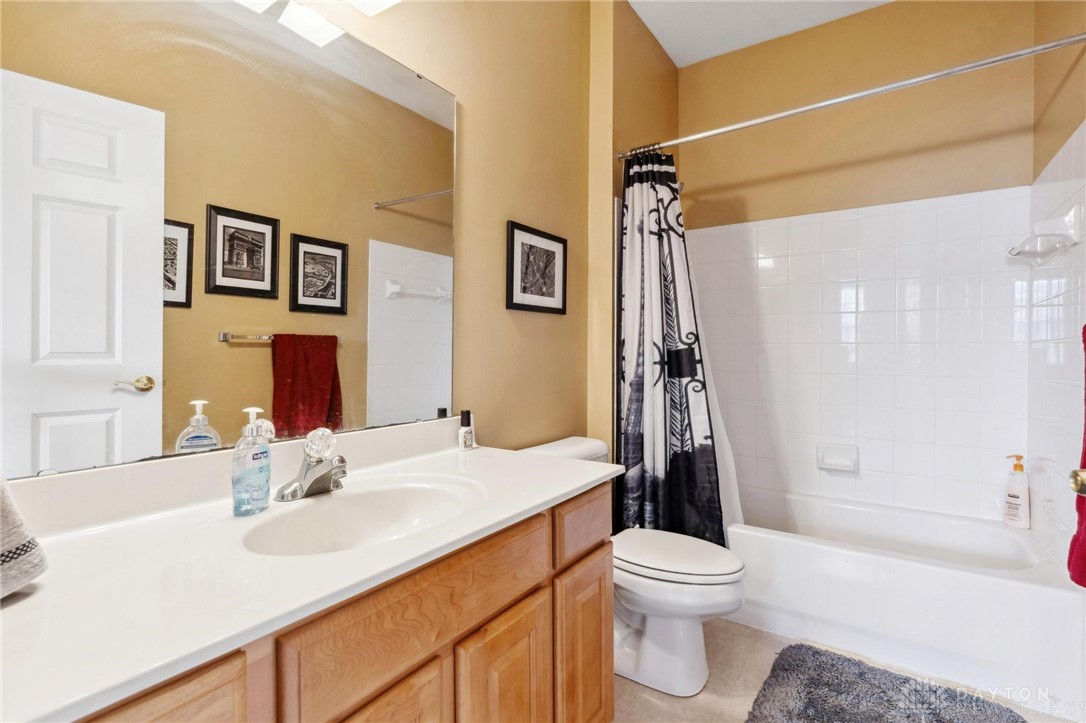 2684 Cedarbrook Way, Beavercreek, Ohio image 17