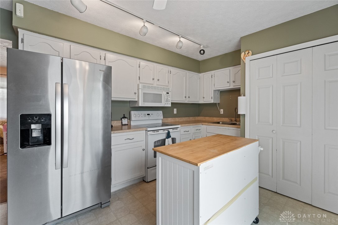 1579 Commonwealth Drive, Xenia, Ohio image 13