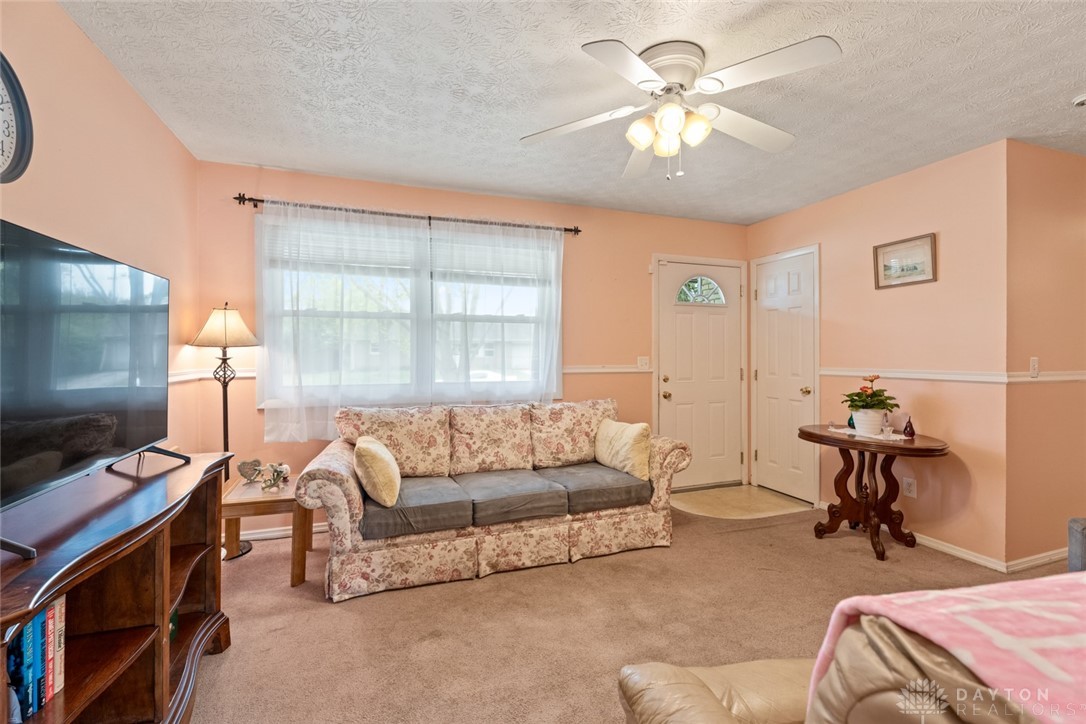 1579 Commonwealth Drive, Xenia, Ohio image 12