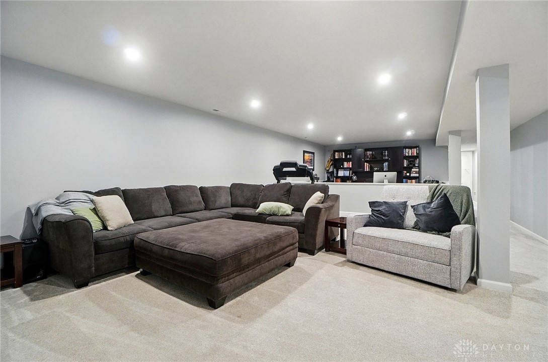2170 David Grey Circle, Beavercreek, Ohio image 28