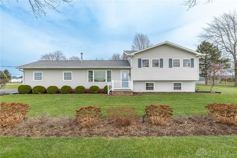 Photo of 6970 Prairie Road, Springfield, OH 45502 (MLS # 949691)