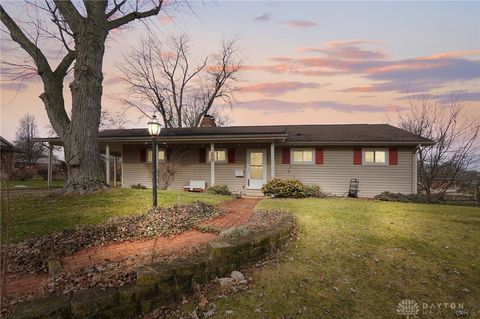Photo of 59 Amokee Place, Tipp City, OH 45371 (MLS # 952830)