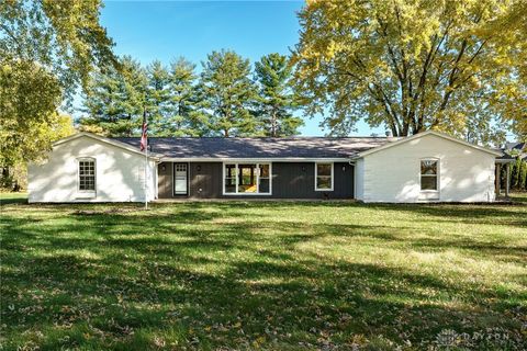 Photo of 9550 Paragon Road, Dayton, OH 45458 (MLS # 947367)