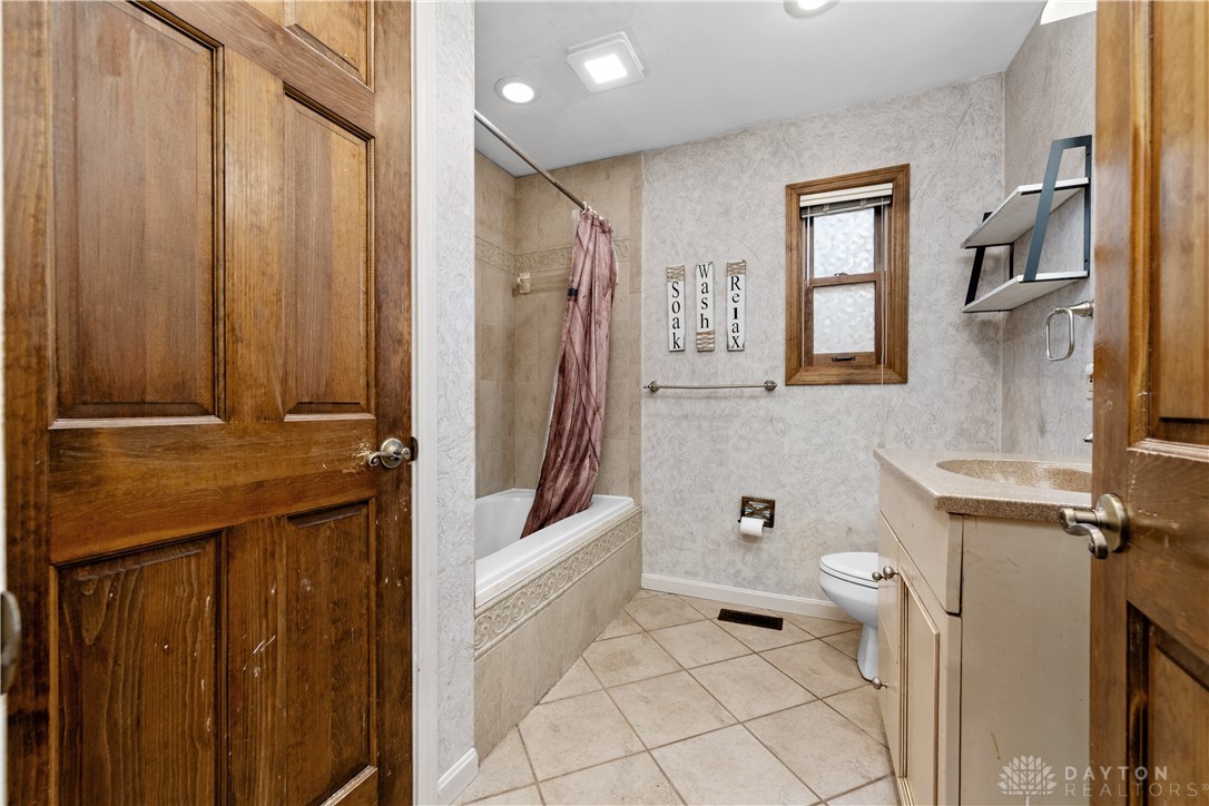 3282 Dolomar Drive, Colerain Township, Ohio image 15