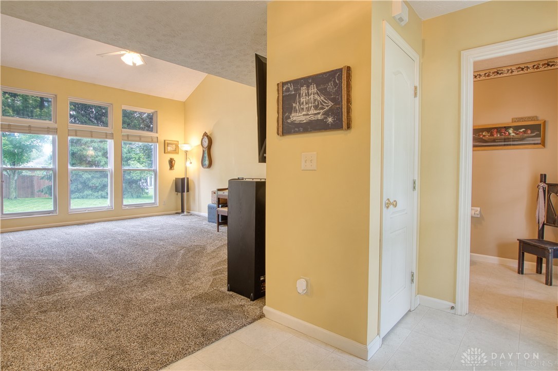 2466 Dewpoint Circle, Fairborn, Ohio image 5