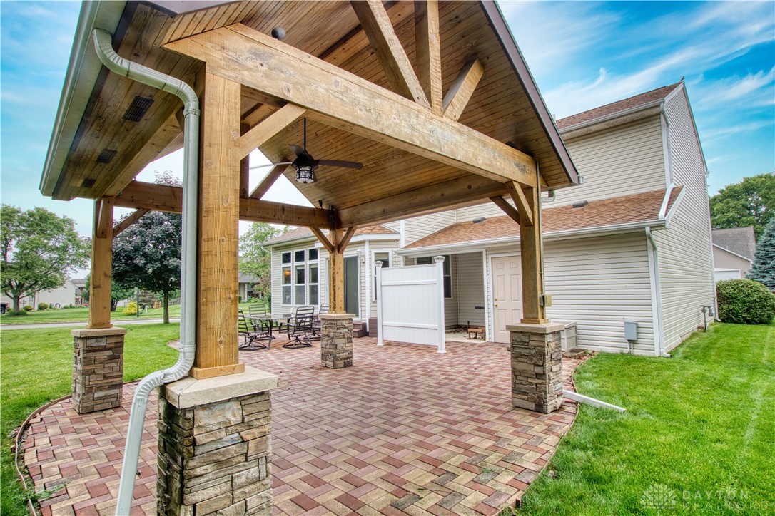 2466 Dewpoint Circle, Fairborn, Ohio image 26