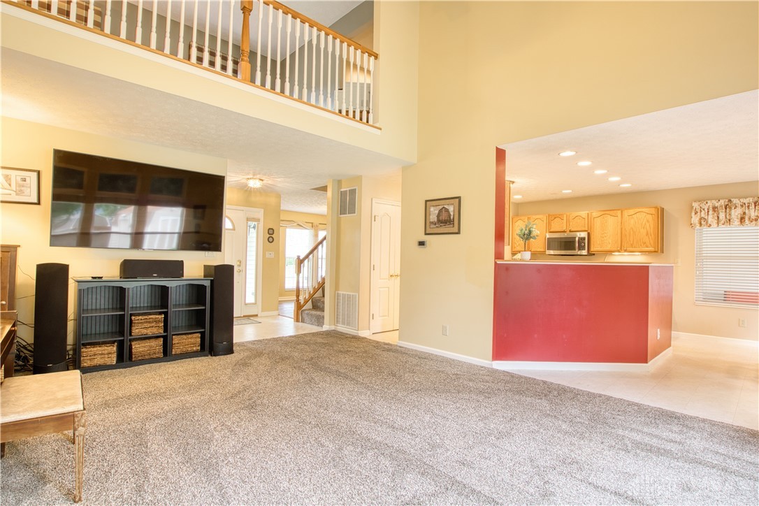 2466 Dewpoint Circle, Fairborn, Ohio image 8